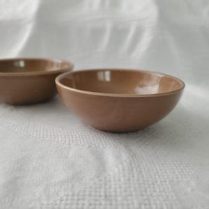 Set of 2 VINTAGE Russel Wright &quot;Casual Brown&quot; by Iroquois Coupe Cereal Bowls