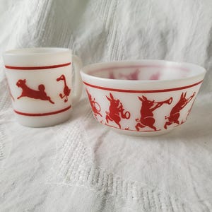 VINTAGE Hazel Atlas Musical Pigs Child&#39;s Bowl and Matching Farm Animal Mug