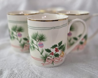 Set of 4 International Ultra Bone "Yuletide Season" Mugs