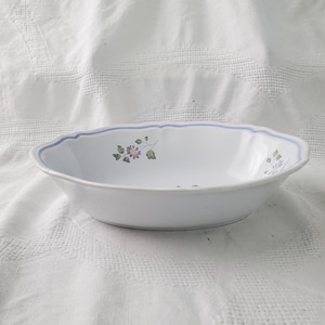 Longchamp &quot;Perouges&quot; 9 in Oval Vegetable Bowl