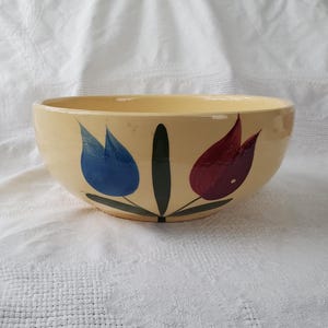 VINTAGE Watt Pottery &quot;Tulip&quot; #73 9&quot; Salad Serving Bowl