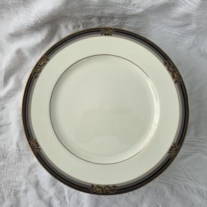 Set of 4 Noritake &quot;Spell Binder&quot; Dinner Plates
