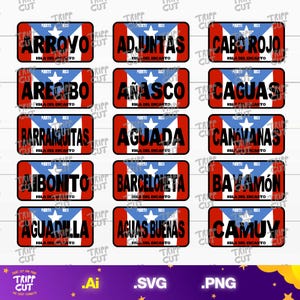 Puede incluir: Pegatinas rectangulares con el diseño de la bandera puertorriqueña y los nombres de las ciudades en texto negro en negrita. Cada pegatina tiene un borde rojo y el texto "Isla Del Encanto".