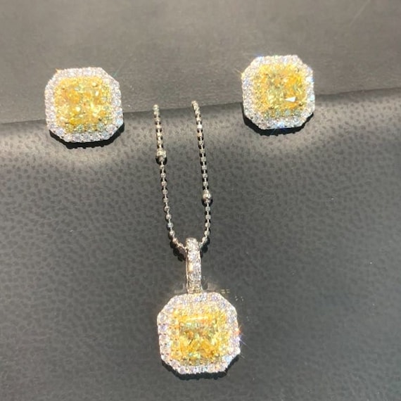 High quality imitation jewellery shop