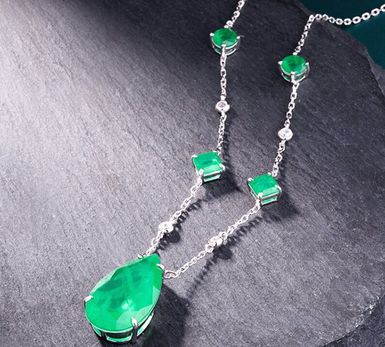 18K White Gold Plated S925 Sterling Silver Necklace Pendant Gifts For Her Stunning High Quality Imitation Emerald Necklace Pendant