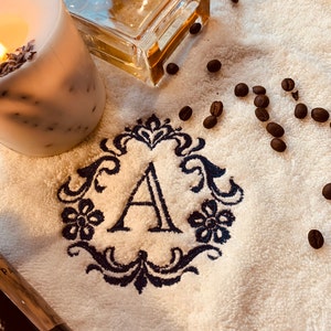 Personalized Hand Towel with Monogram / Personalized Terry Cloth Towel / Embroidered Towels for Bath / Monogrammed Royal