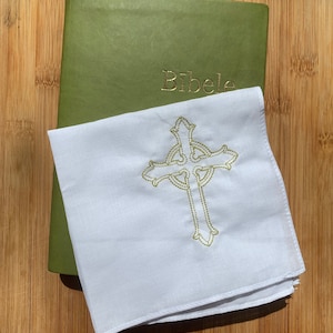 Pañuelo de bautismo y Concha bautismal ⋆ Julycrafts Estudio Creativo