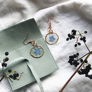 Cute handmade forget me not earrings, pressed flower earrings, real blue flower earrings, terrarium earrings, dried flowers earrings