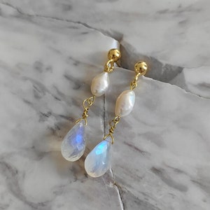 Lune / rainbow moonstone & pearl drop earrings / iridescent gemstone earrings / wedding bridal dangle earrings / june birthstone
