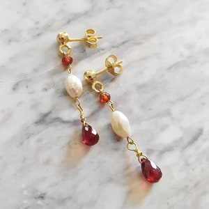 Autumn / Dark red garnet & pearl drop earrings / gemstone earrings / Gold earrings / january birthstone / red wedding earrings