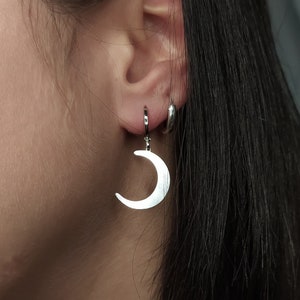 Selena / Mondsichelohrringe / Gothic witchy Ohrringe / Himmlischer Schmuck / Statement Ohrringe