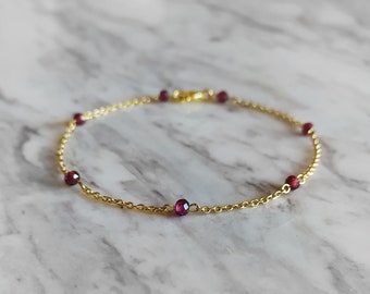 Whispers / Delicate garnet bracelet / January birthstone / Dainty gemstone Bracelet / Garnet Birthstone Beaded Bracelet