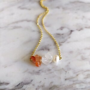 Venus / Raw rose quartz, carnelian & pearl necklace / Raw Gemstone delicate necklace image 2