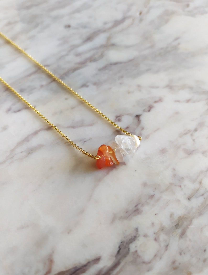 Venus / Raw rose quartz, carnelian & pearl necklace / Raw Gemstone delicate necklace image 3