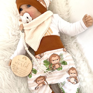 Baby Erstlings Set Äffchen creme Geschenk Geburt Pumphose Mütze Hose Mitwachshose Neugeborenen neutral Taufe Geschenkset Affe Bild 1