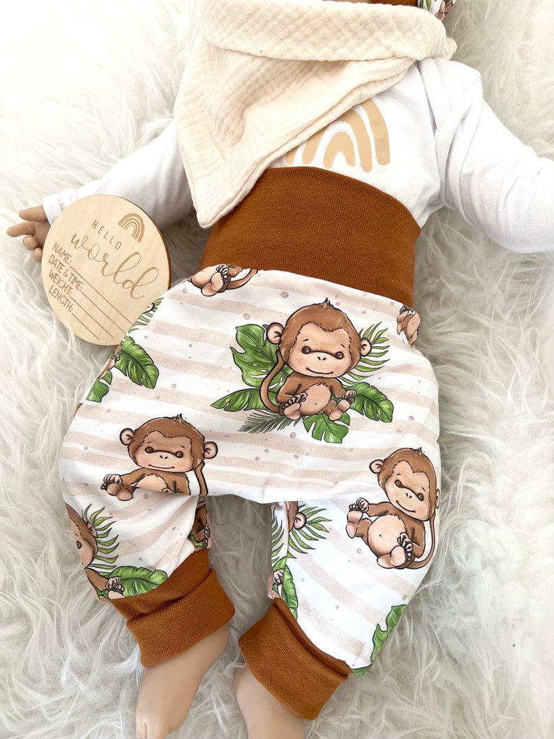 Baby Erstlings Set Äffchen creme Geschenk Geburt Pumphose Mütze Hose Mitwachshose Neugeborenen neutral Taufe Geschenkset Affe Bild 5