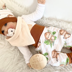 Baby Erstlings Set Äffchen creme Geschenk Geburt Pumphose Mütze Hose Mitwachshose Neugeborenen neutral Taufe Geschenkset Affe Bild 4