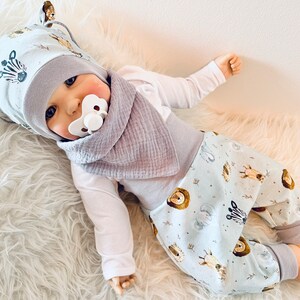 Baby SAFARI Set Giraffen Zebra Löwe grau-blau Pumphose Mütze Musselin Tuch Neugeborenen Geschenk Geburt Taufe Geschenkset Junge Bild 6