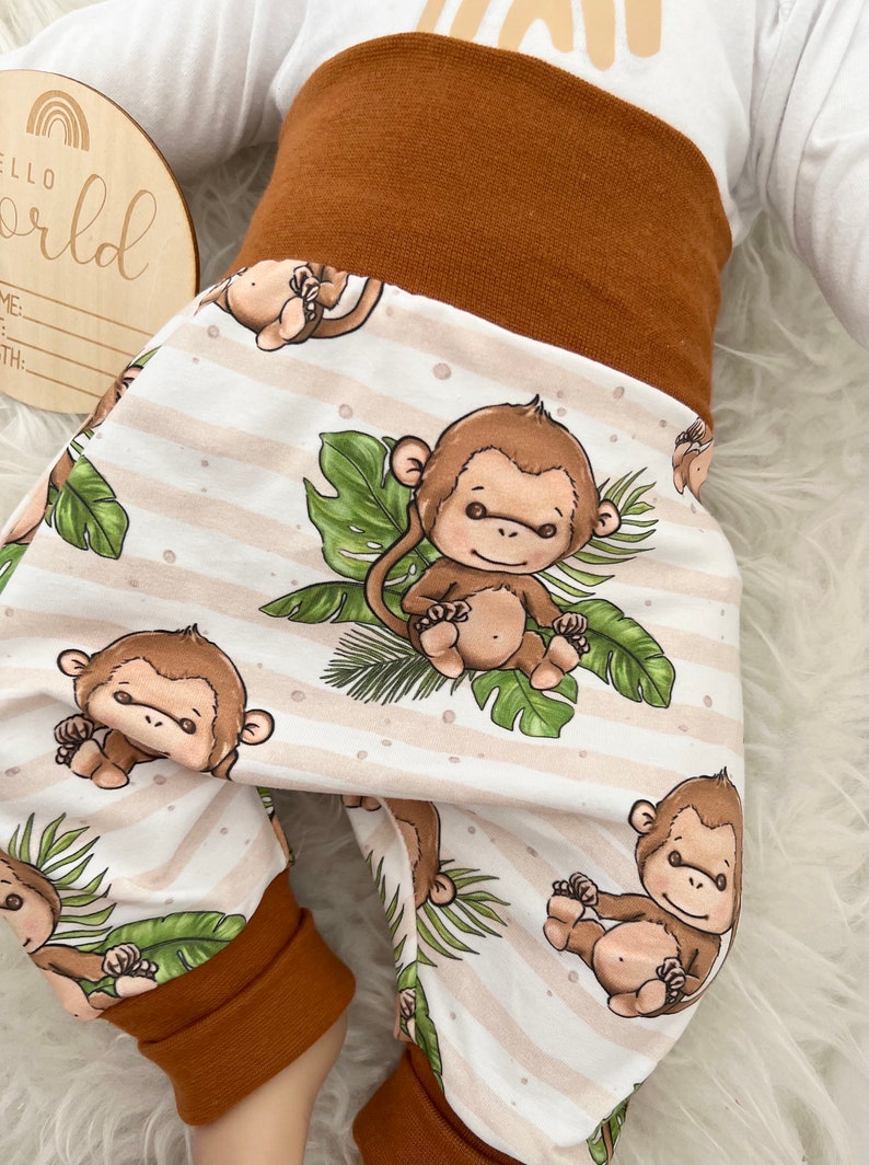 Baby Erstlings Set Äffchen creme Geschenk Geburt Pumphose Mütze Hose Mitwachshose Neugeborenen neutral Taufe Geschenkset Affe Bild 6