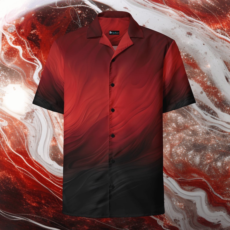 Op de afbeelding: Een rood en zwart, kort mouwig overhemd met knopen en een golvend abstract patroon.