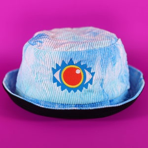 Blauer Bucket-Eye-Hut aus Cord mit Batikmuster