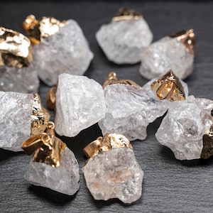 Raw  White Quartz Crystal Pendant EU, Freeform Pendant with raw stone, Gemstone Necklace, Nugget Pendant