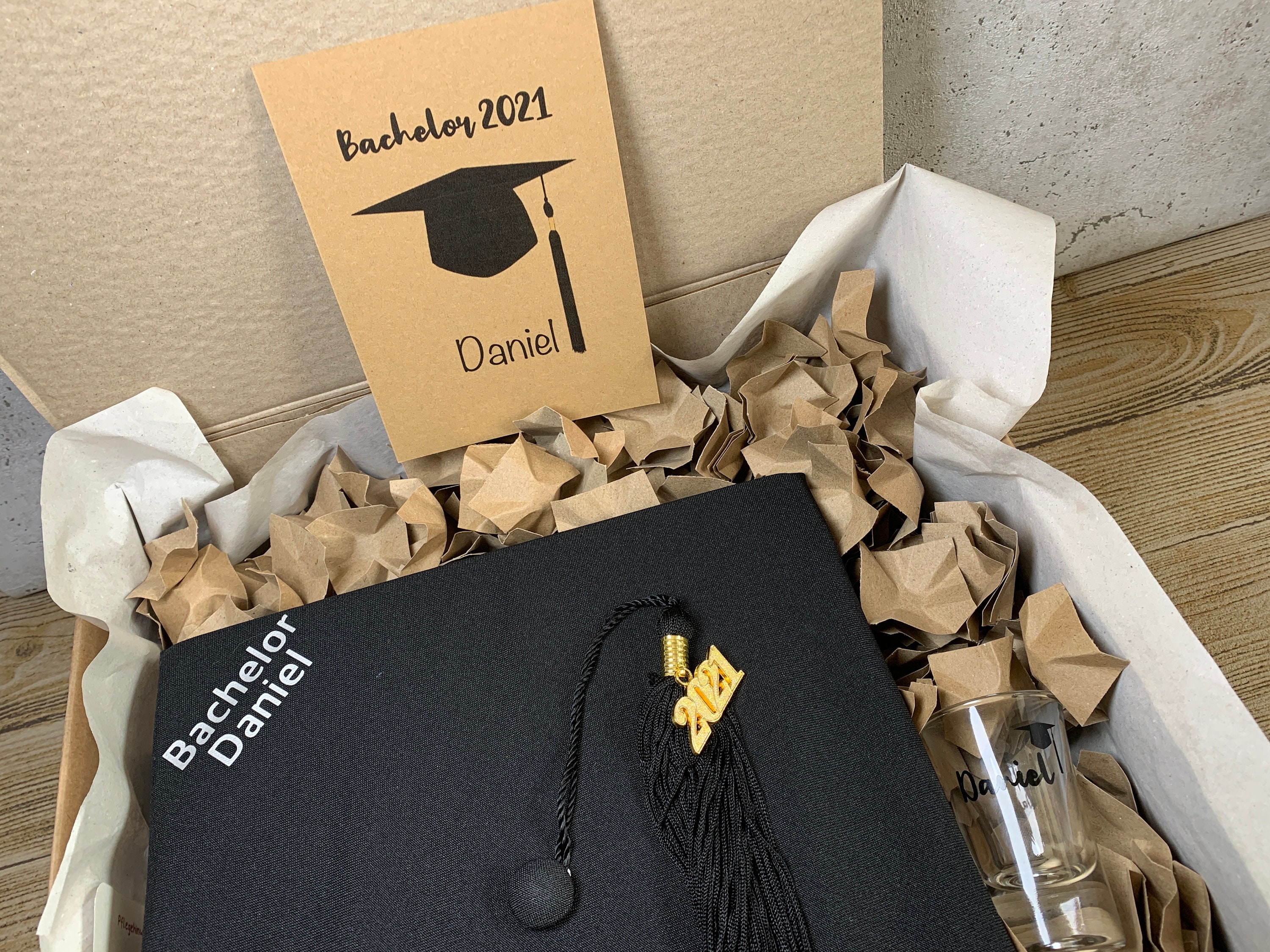 30 Stück Bachelor Hut Geschenkboxen - Abschluss Deko Mit Gelben Quasten 6x6x6cm