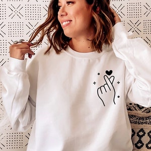 Korean Finger Heart Sweatshirt,Korean Love Gift, Cute Korean Heart Shirt, K Pop Shirt, Korean Lover Shirt, Korea Finger Tee,PR154