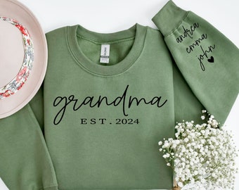 Personalized Grandma Sweatshirt with Grandkids Names on Sleeve, Custom Granny Sweater, Est Date Gramma Sweatshirt, Gift for Grandma,pr436