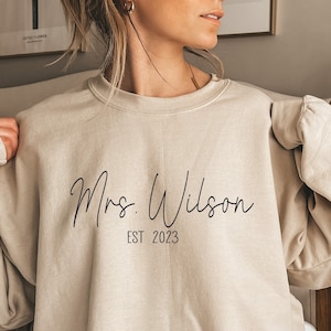 Custom Mrs Sweatshirt,Mrs Personalized Last Name Sweatshirt,Future Mrs, Bride to be Gift,Custom Bridal Gift,Gift For Bride,Wedding Gift,PR04