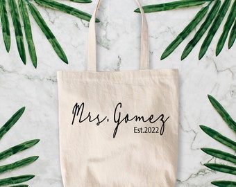 Bride Tote Bags, Personalized Bride Bag, Wedding Gift, Bridal Shower Gift, Gift For Bride, Bridal Gift, Honeymoon Gift,