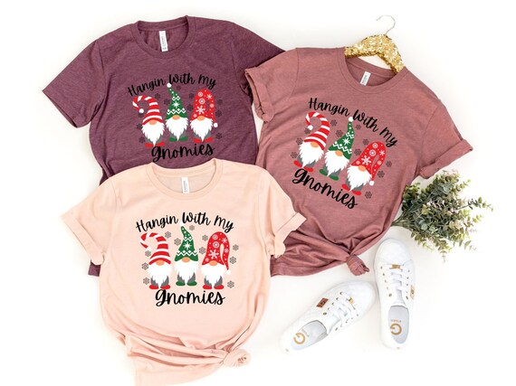 Hanging With Pink Gnomies Crochet Funny Gnome Christmas T-Shirt Hanging With Pink Gnomies Crochet Funny Gnome Christmas T-Shirt