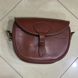 ショットガンシェルバッグ ハンドメイド ブラウンレザーカートリッジハンティングバッグ 追加のカートリッジスペース付き パーソナライズレザーカートリッジバッグ ハンターギフト