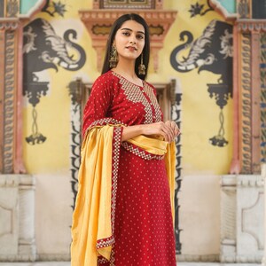 Mooie Spiegel geborduurd Kurta Pant Dupatta Set Detail Dobby Katoen Straight Kurta Feestelijke Etnische dragen | Gratis DHL Express