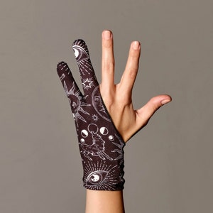 1+1 pcs Magic Hands Printed Custom Artist Glove l Artist Gift l Tablet Glove l Drawing Glove l Illustrator Glove  l Two Fingers Glove