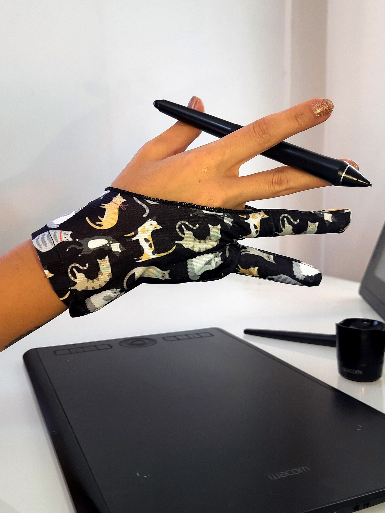 Digital Artist Glove L Artist Gift L Tablet Glove Drawing Etsy
