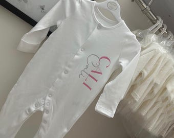 Personalised Baby Sleepsuit Babygrow Romper | Newborn Baby Gift | Babygrow Sleepsuit With Name | Baby Clothing | Boys Girls Custom Babygrow.