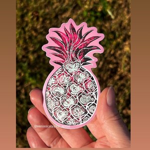 Pineapple with hearts sticker