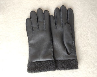 Hand-Sewing Shearling Warm Winter Sheepskin Gloves Ladies Gloves gift Warm winter gloves Black color
