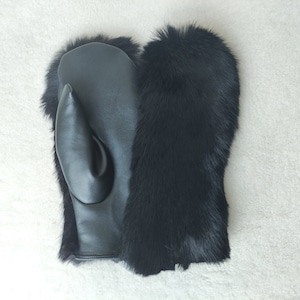 Fleece-lined leather mittens Handmade Ladies mittens Genuine leather Best gift for lady Sheep fur Warm winter mittens Black