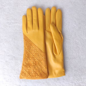 Cashmere / silk lined suede gloves Handmade Ladies Gloves Gloves for Driving Genuine  leather gloves Best gift for lady Black