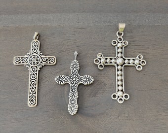 Stort korshänge i sterlingsilver - utsmyckat silverhänge - 925-hänge