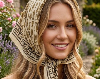 Handtryckt bandana 21x21 | Bomullshalsduk med bohemiskt tryck i Jaipur