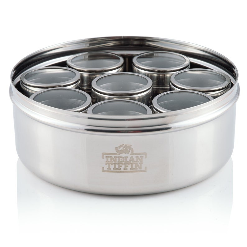 Masala Dabba Bub - Contenitore Spezie In Acciaio Inox Da 22 Cm, 9 Barattoli Con Coperchi, Cucchiaio