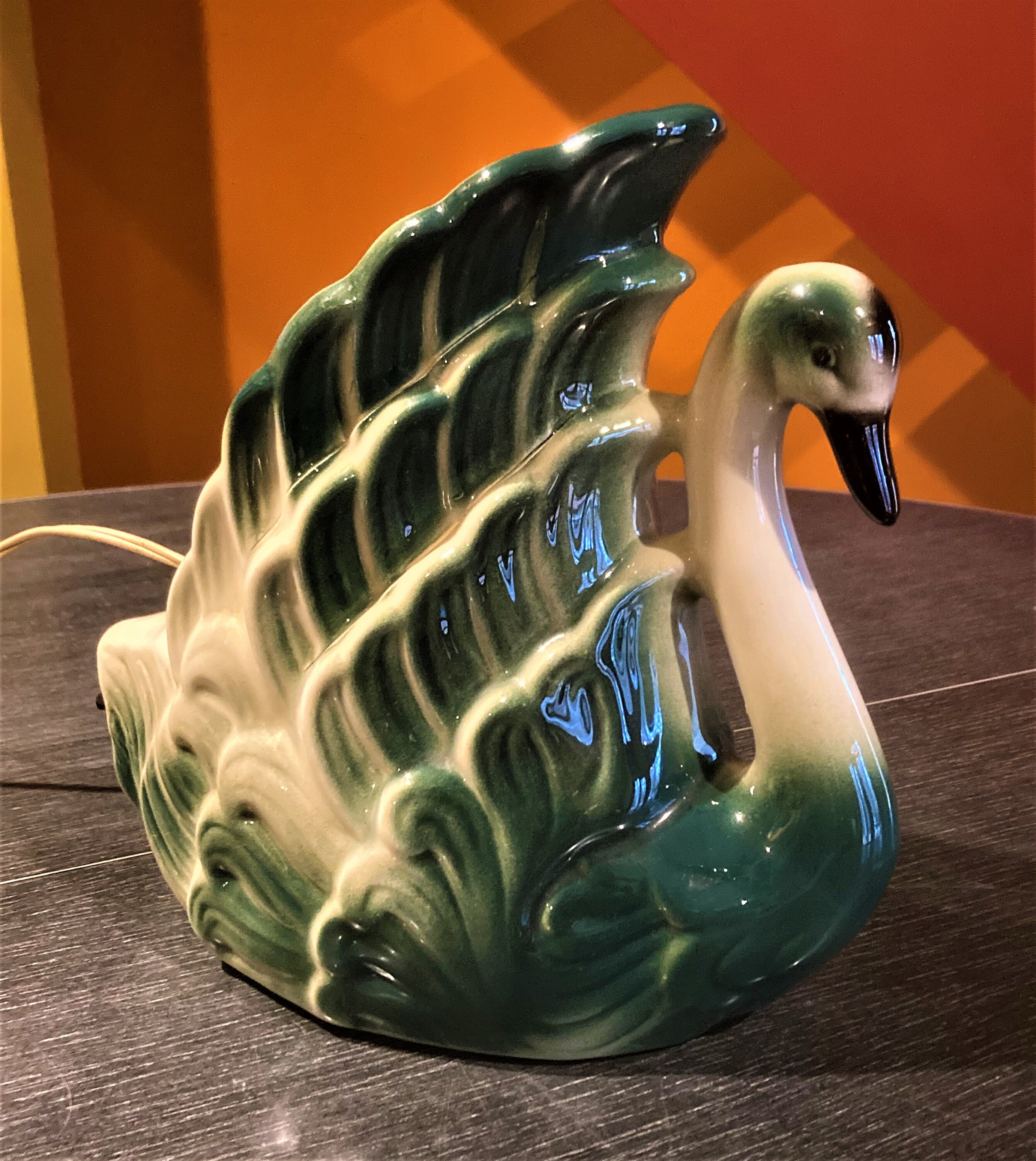 Vintage Swan TV Lamp - Etsy
