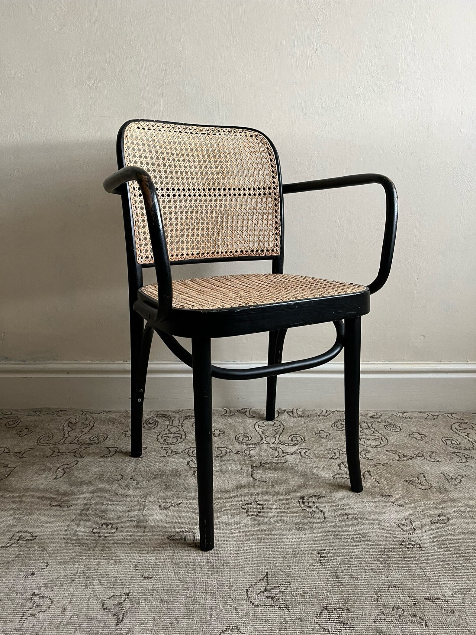 椅子 THONET No.811 Bentwood Counter Chair No. 811 Bentwood Chair by Ton | Bauhaus2YourHouse