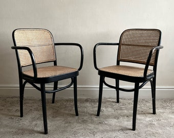 No. 811 Bentwood Stool by Ton | Bauhaus2YourHouse