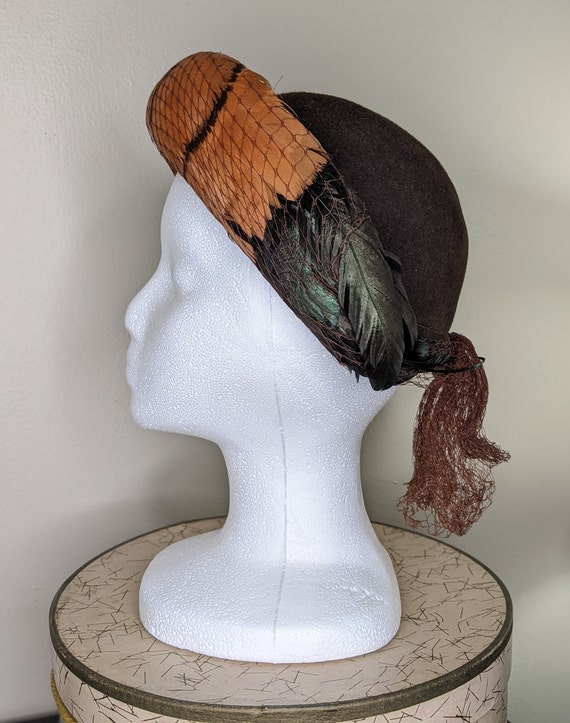 Vintage brown wool cloche with feathers and veili… - image 5