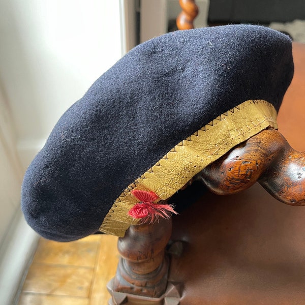 Vintage Beret Basque in Navy Blue Shade. Maison Laulhere France. Traditional Manufacturing in France. Top Quality Materials. Leather Band