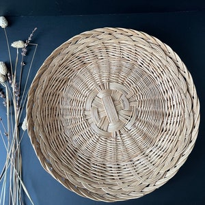 Vintage Wicker Basket Tray, Rustic Table Tray, Rattan Serving Tray, Round Woven Rattan, Center Table Piece, Table Decor, Large Round Basket